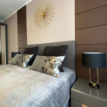 Luxus Apartment With Balcony Dortmund Buitenkant foto
